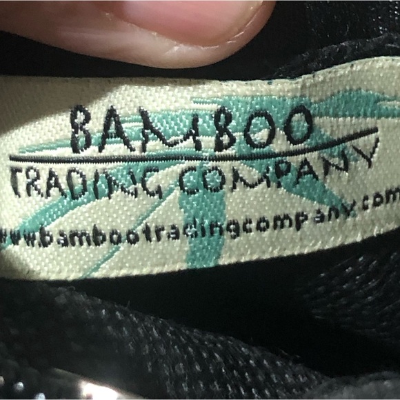 Bamboo Company Cell Phone/Wallet Carrying Case with Shoulder Strap - Picture 2 of 9